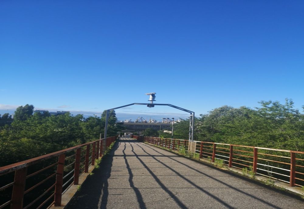 Pasarela pietonală de la poarta 2 a portului Constanța intră în reparații