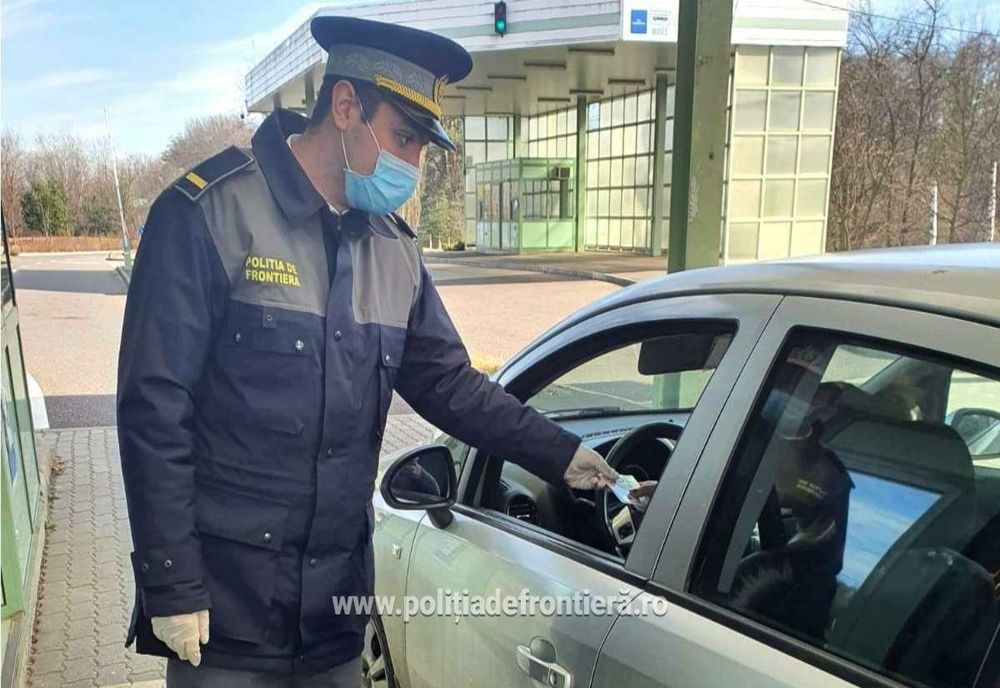 Bunuri contrafăcute confiscate la Vama Veche   