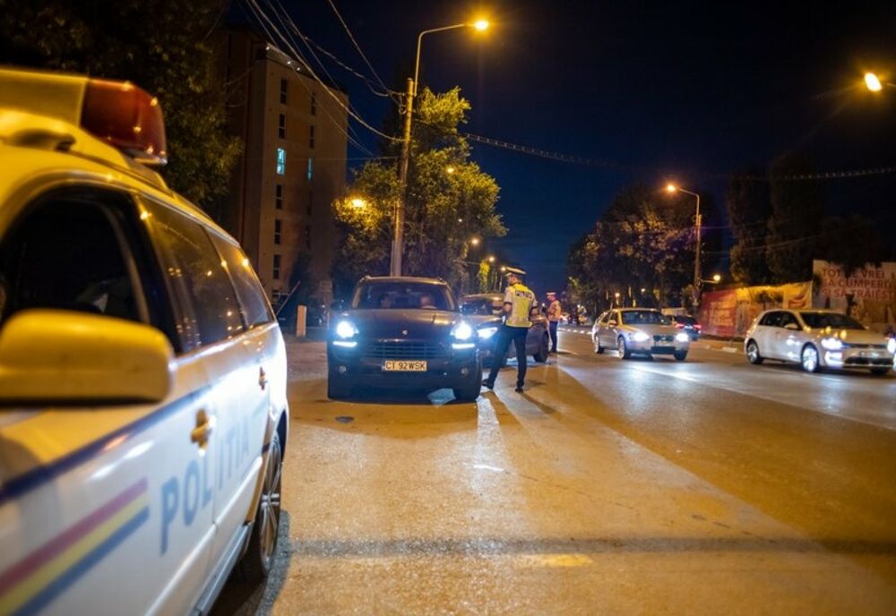 12 șoferi, lăsați o vreme fără permise! Câte amenzi au dat polițiștii rutieri într-o singură noapte