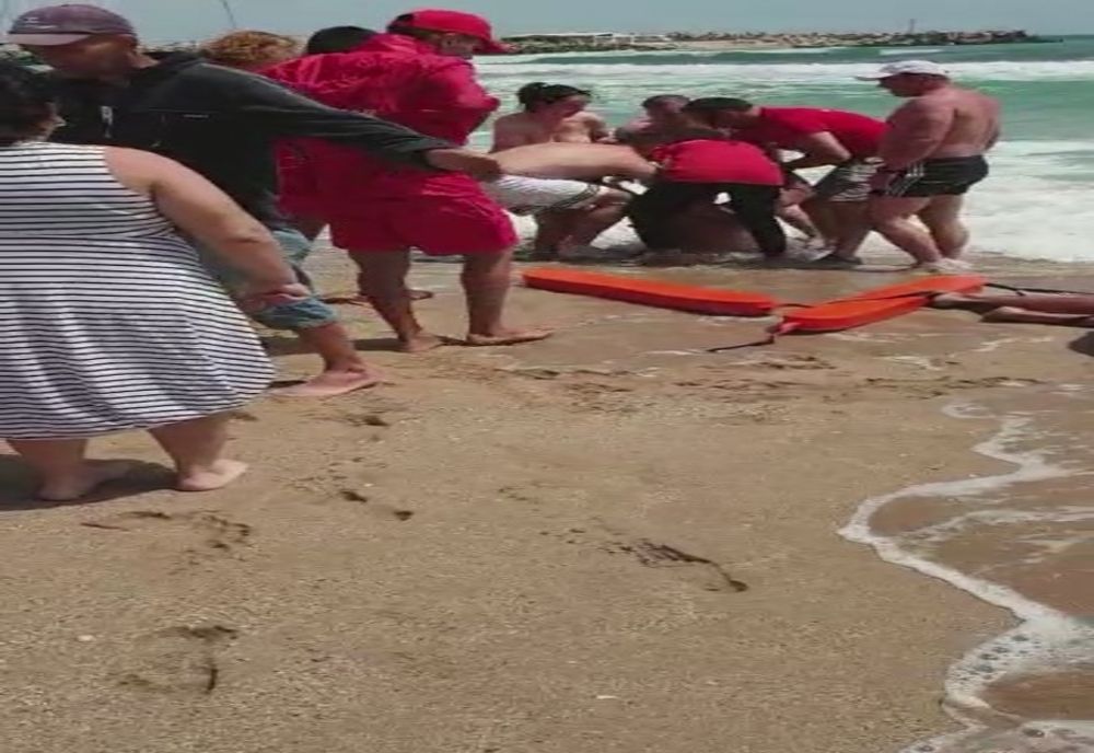 Marea mai face o victimă. Un tânăr s-a înecat la Costinești