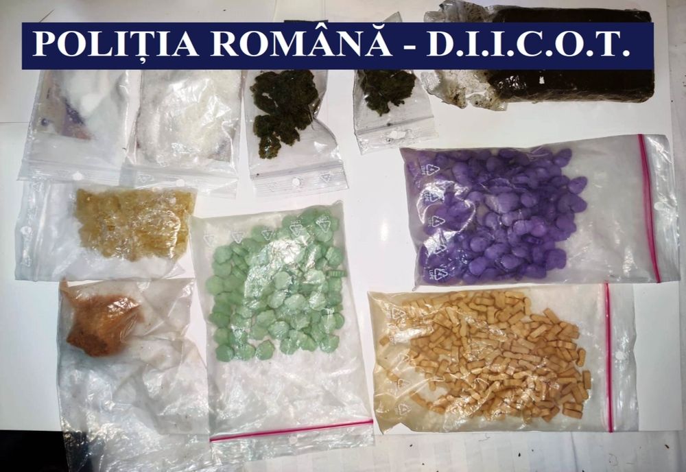 VIDEO Traficanți de droguri săltați de polițiști