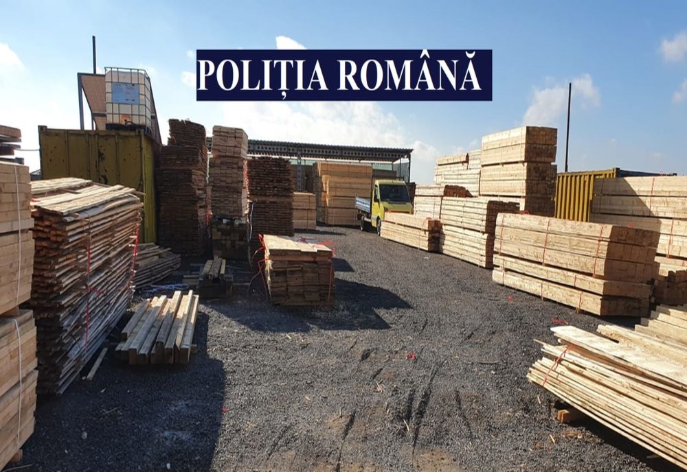 Zeci de metri cubi de lemne confiscate de polițiștii de la transporturi