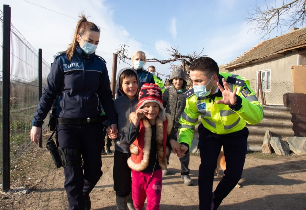 Ajutoarele lui Moș Crăciun au ajuns la Vadu