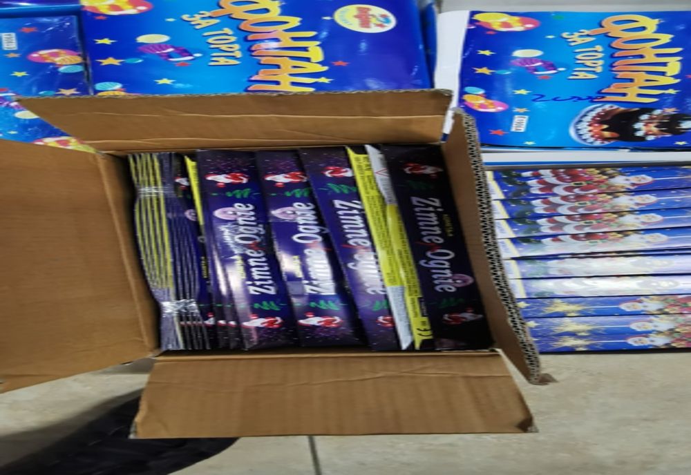 Peste 100 de kilograme de artificii, confiscate de poliţişti