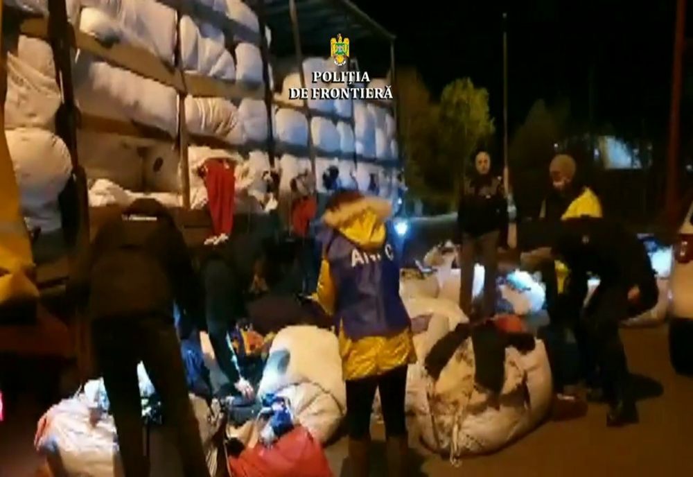 VIDEO 15 tone de deseuri textile descoperite în Vama Veche