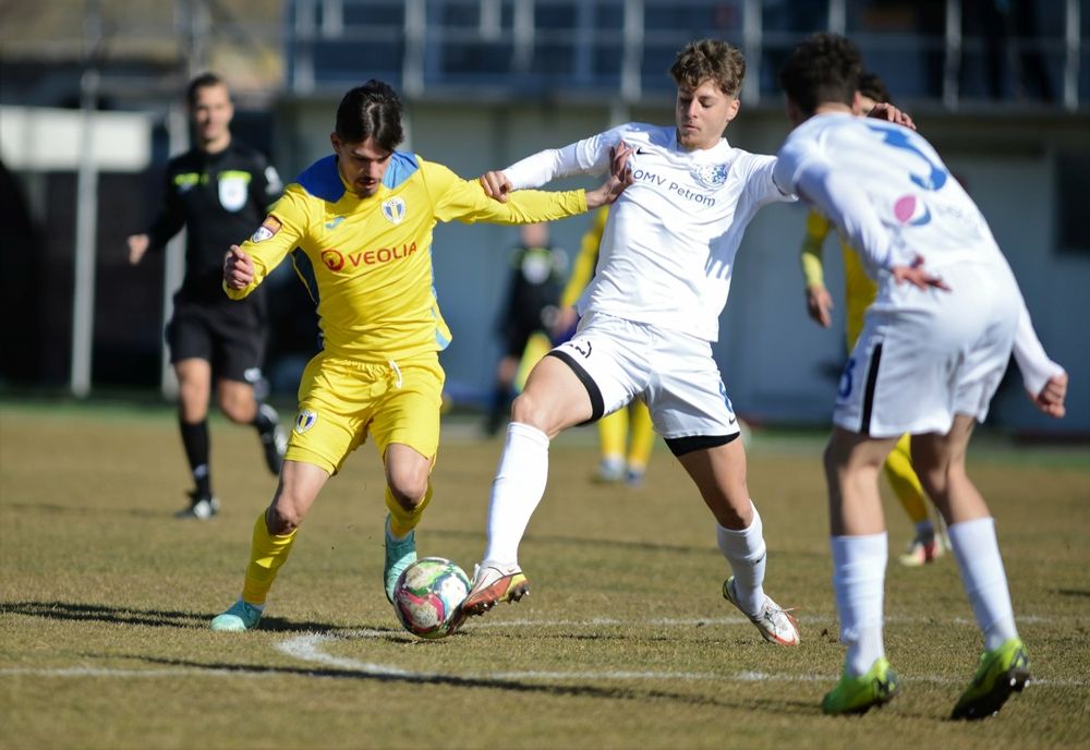 Gol pe tabelă la Petrolul și Farul II