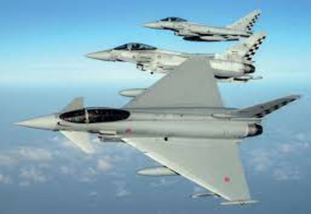 Aeronave Eurofighter Typhoon britanice au aterizat la Mihail Kogălniceanu