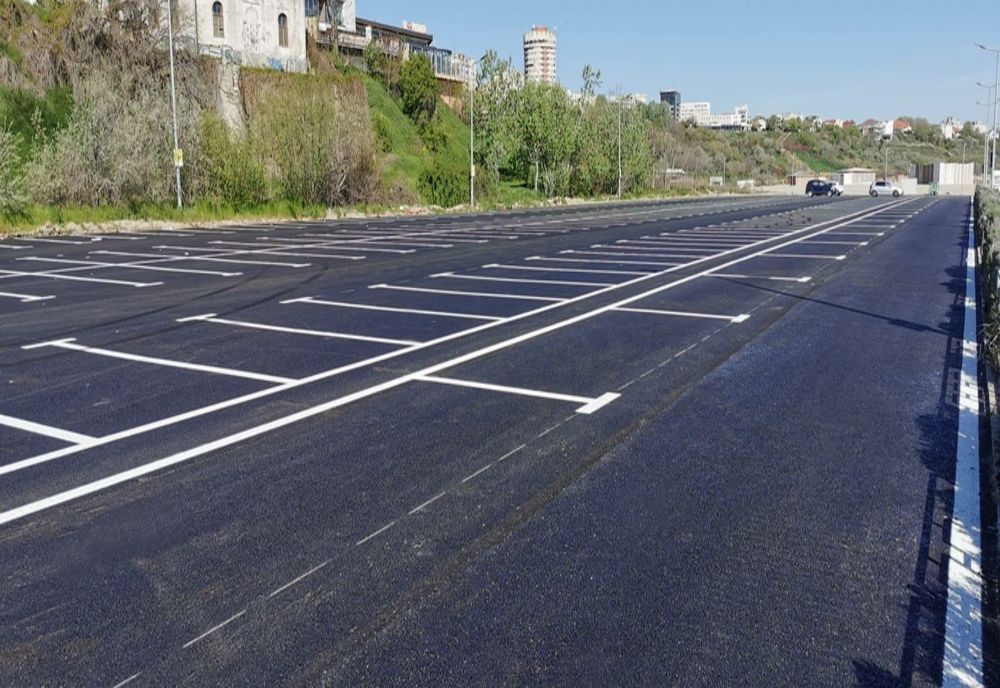 Teren retrocedat ilegal, transformat în parcare în Portul Tomis