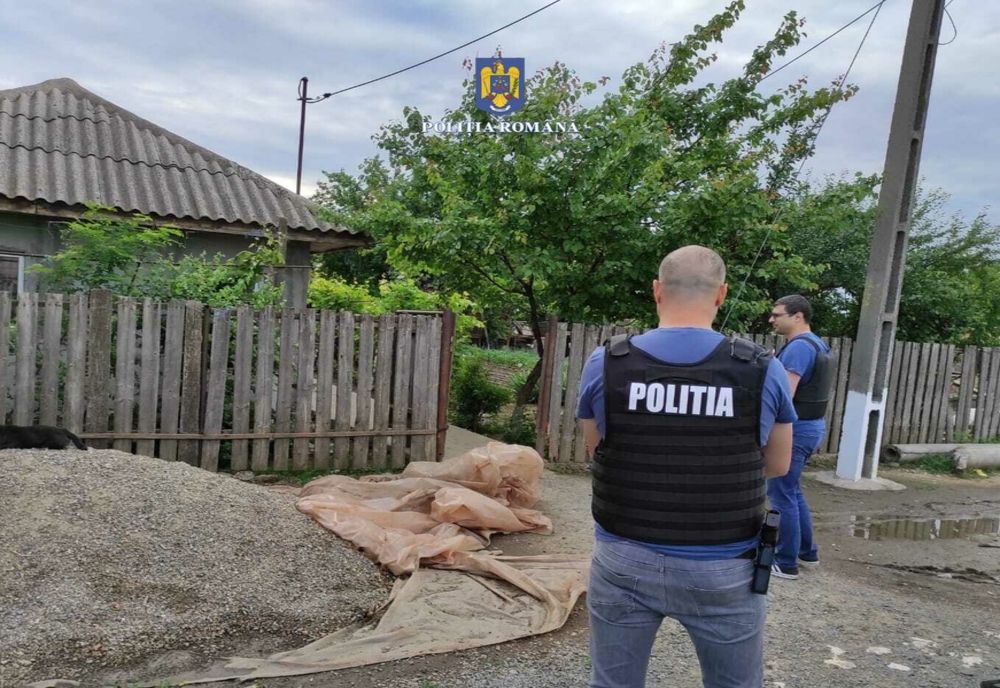 FOTO. Percheziții de amploare Hoți săltați de mascați și duși la audieri