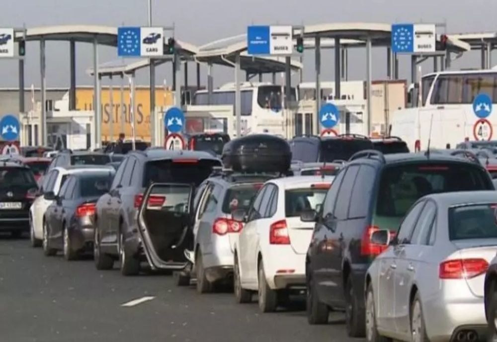 Cozi uriașe la intrarea în Portul Constanța. Șoferii de TIR stau și câte 12 ore să le vină rândul