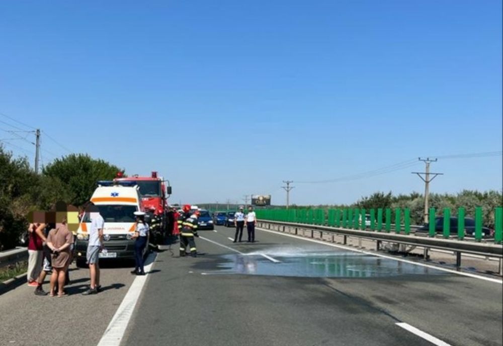 Patru maşini implicate într-un accident pe A2. Un copil şi un adult au ajuns la spital