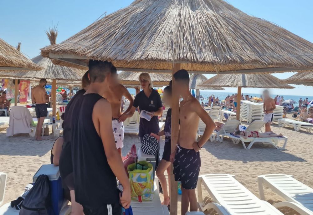 Atenție turiști, poliția pe plajă!