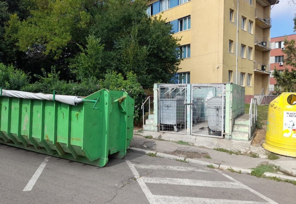 Containere pentru colectarea deșeurilor voluminoase, amplasate în Poarta 6 