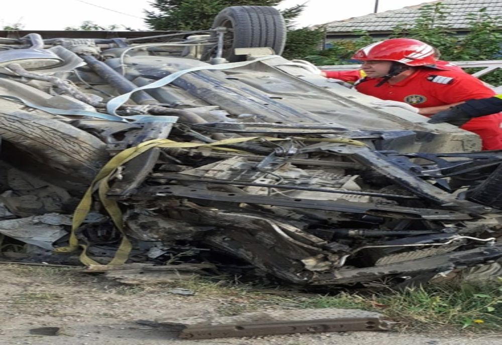 FOTO Mașini făcute praf într-un accident mortal la Corbu. Doi oameni au murit, alți doi au ajuns la spital