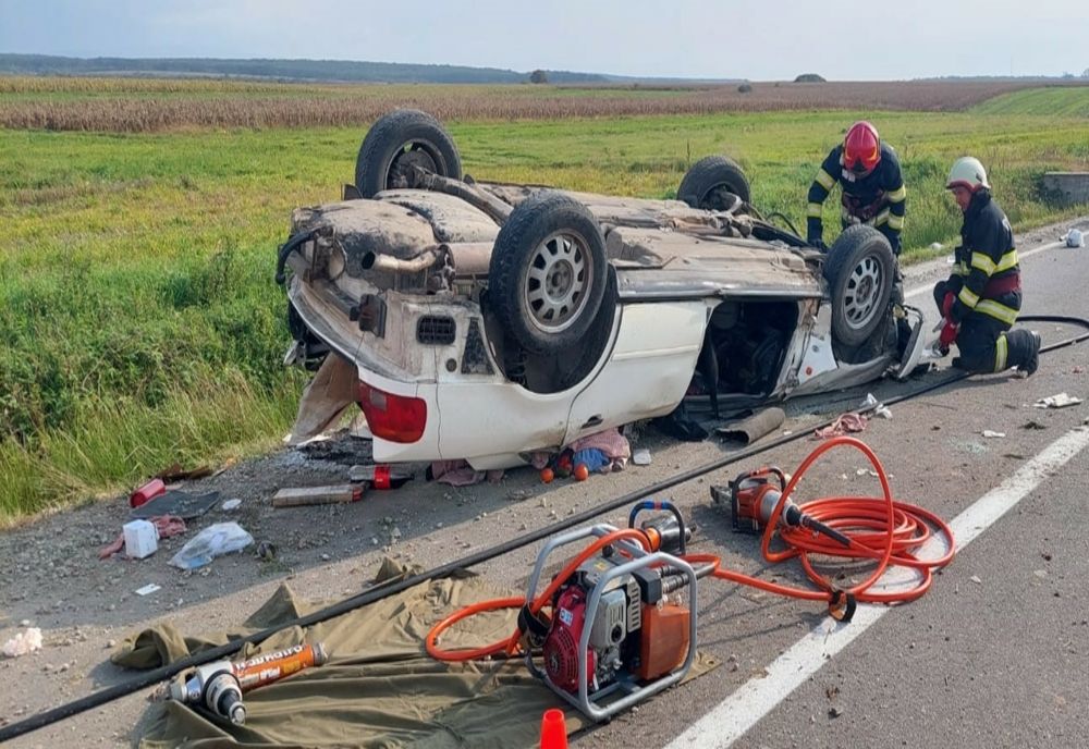 Grav accident în Bihor! Două persoane au murit, iar alte două au ajuns la spital (VIDEO/FOTO)