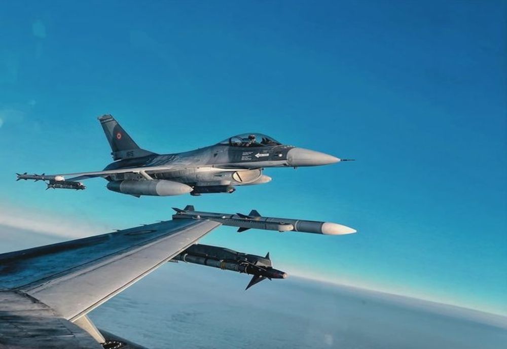 Incident în spațiul aerian al României - Alertă cu bombă la bordul unei aeronave