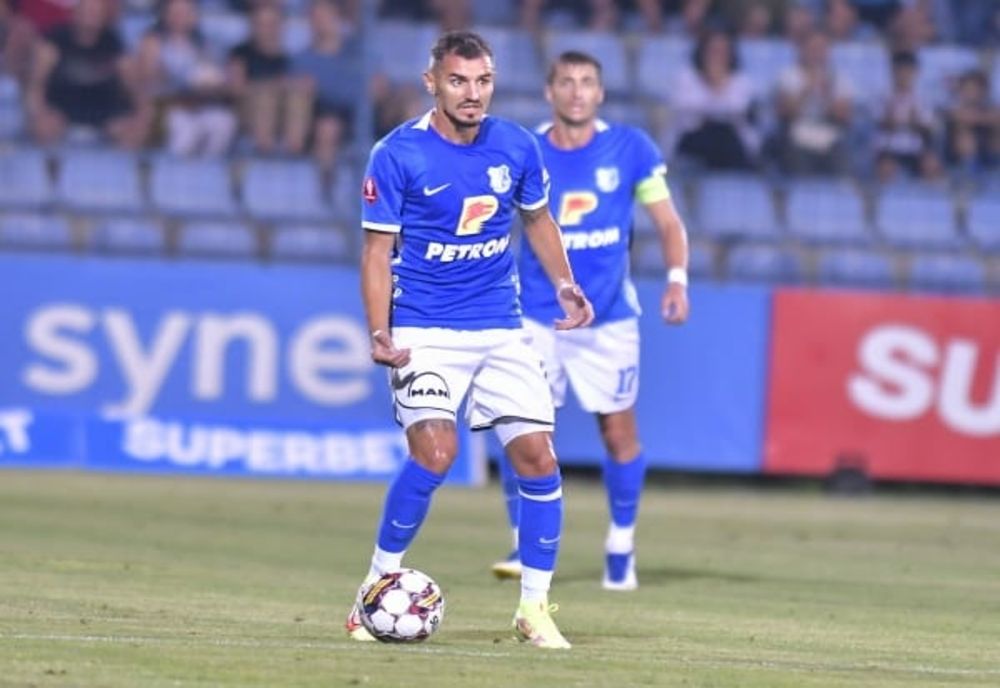 Fotbalist de la Farul transferat la UTA 