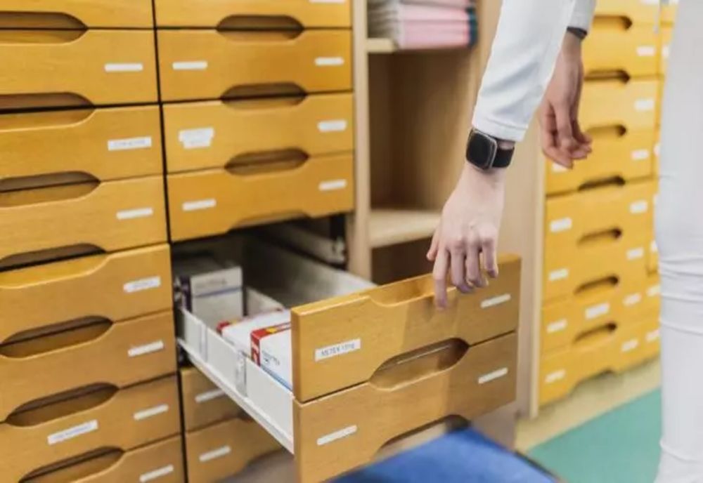 Pastilele de întinerit ar putea apărea în farmacii. O nouă dispută legată de "sănătatea" rezervată celor bogați