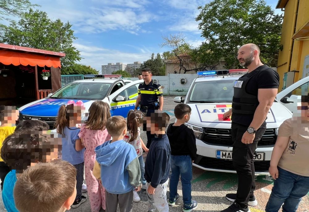 Polițiștii constănțeni, activitate cu prichindeii la grădiniță