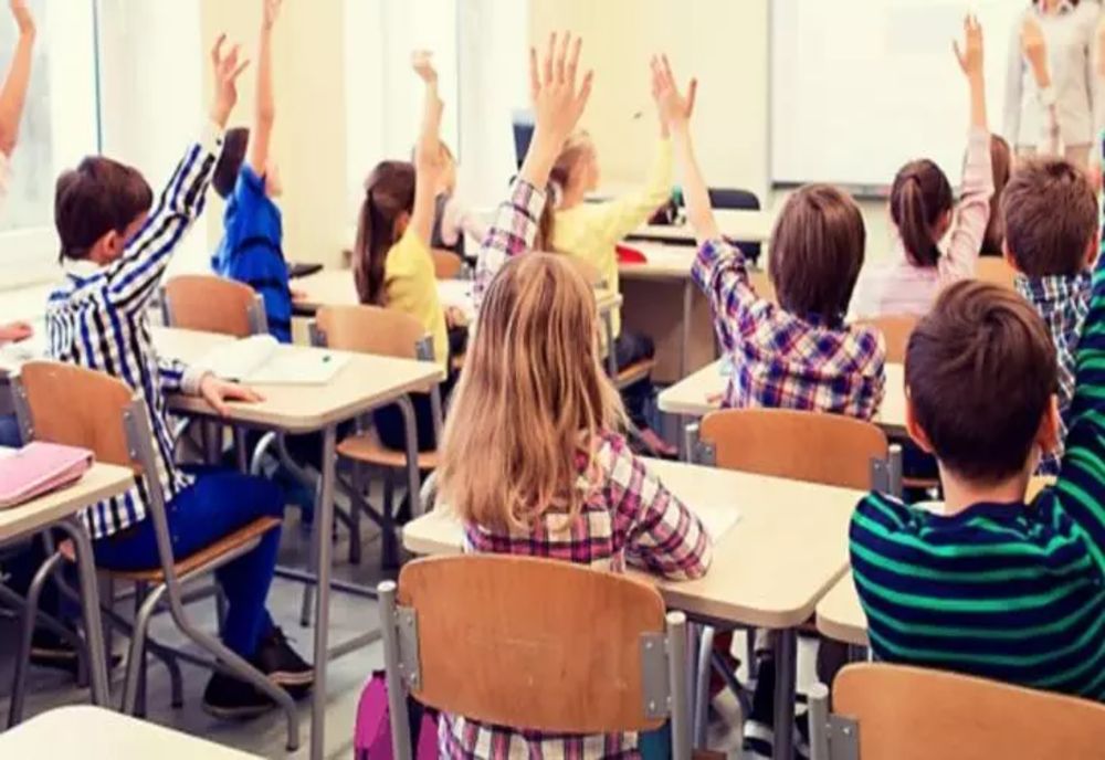 Elevii revin în bănci, după 3 săptămâni de grevă generală. Există în continuare dascăli care ar fi vrut ca protestul să continue