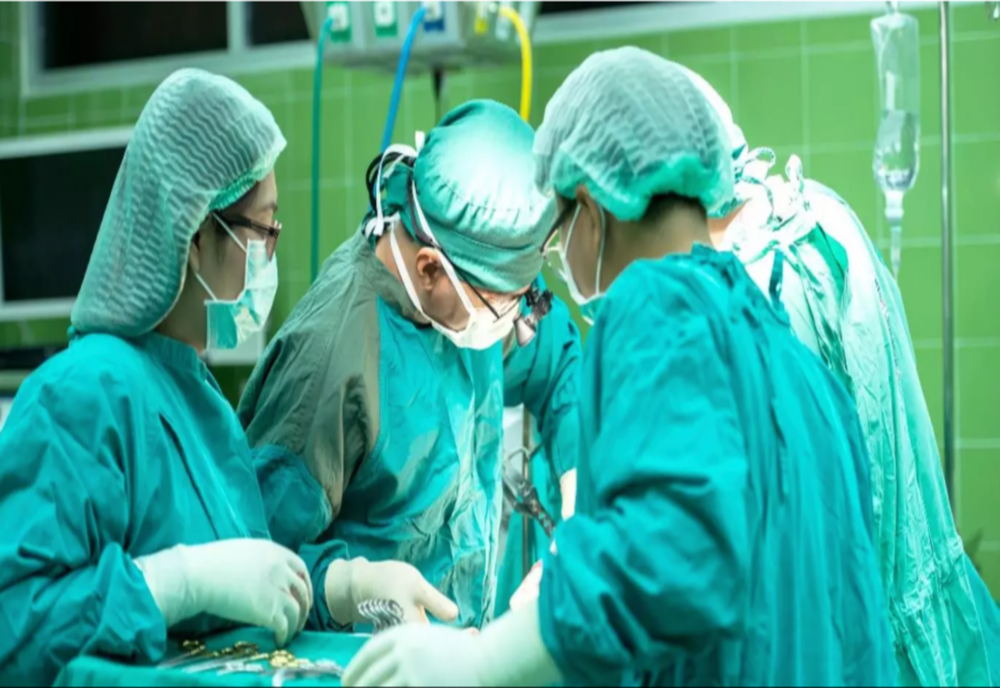 Momente de cumpără pentru un fotbalist al generației de aur, campion mondial. A fost operat de urgență pe inimă