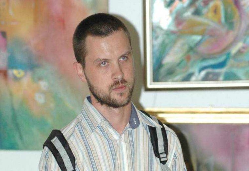 CINE SUNT ZIARIȘTII DE PE CANAPEAUA LUI COLDEA? ”DAN TĂPĂLAGĂ SAU DAN TURTURICĂ ÎI TOCEAU PREȘUL DE LA UȘĂ. ACEȘTI OAMENI PRIMEAU RECHIZITORII!