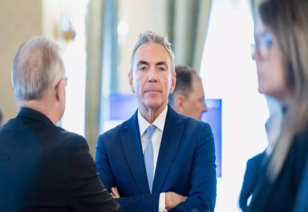 CONSILIERUL LUI NICUȘOR DAN, DECLARAȚIE HALUCINANTĂ: SĂ SCĂPĂM NAIBII DE TÂMPENIA ASTA CU DECLARAȚIA DE AVERE PUSĂ ÎN PUBLIC!