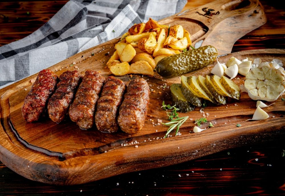 Cum să prepari cei mai gustoși mici. Rețetă tradițională românească