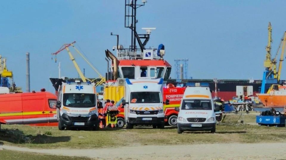 Toți cei 5 marinari aflați pe remorcherul scufundat în zona Portului Midia, declarați morți