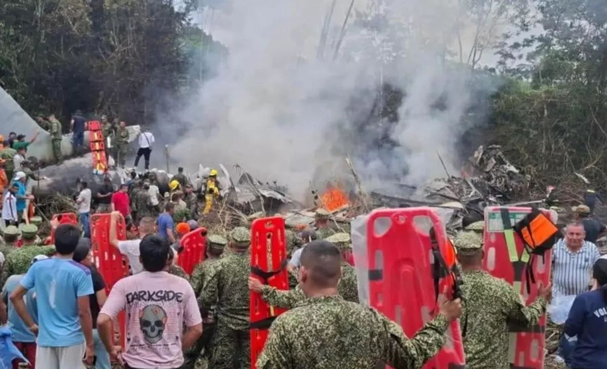 Tragedie în Columbia: un avion cu peste 100 de persoane s-a prăbușit la scurt timp după decolare