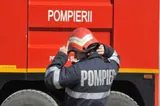 Asfalt surpat pe o stradă din Constanța: o mașină a căzut într-un crater. Intervine descarcerarea