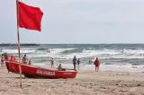 ALERTĂ pe litoral. Steag roșu la Eforie! Scăldatul a fost interzis din cauza valurilor periculoase