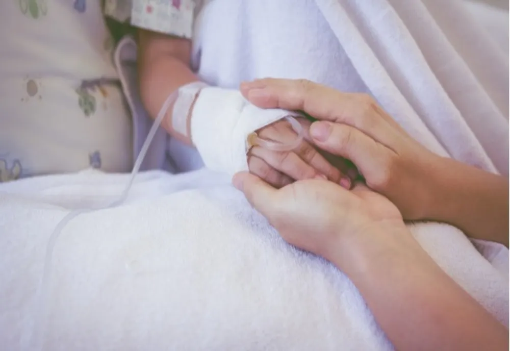 Doi copii și mama lor au murit, tatăl și vecinii sunt grav bolnavi