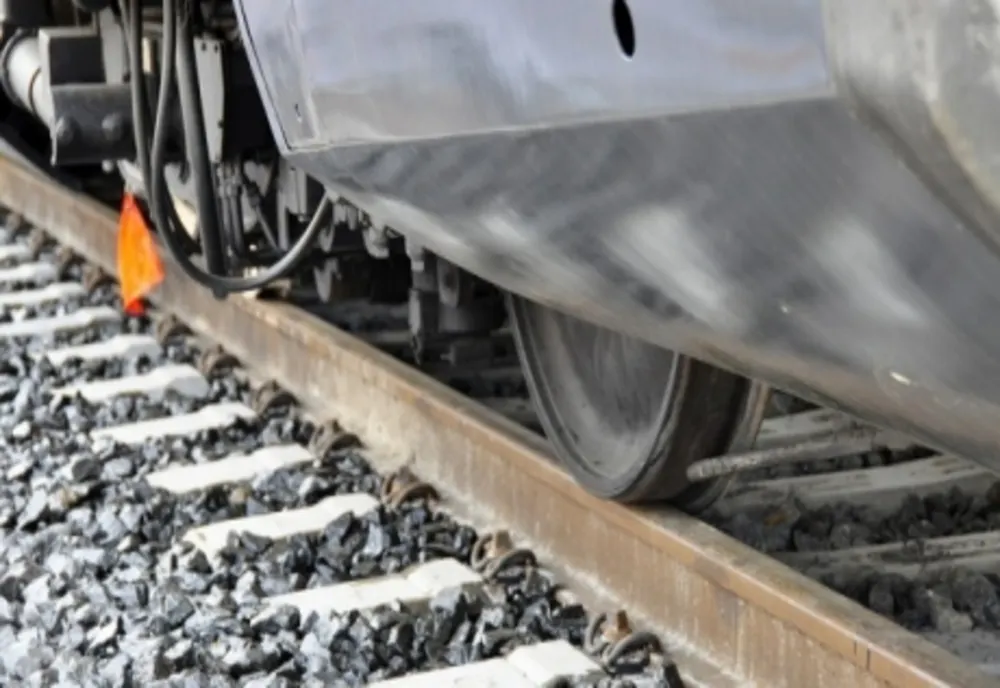 Bărbat lovit de tren