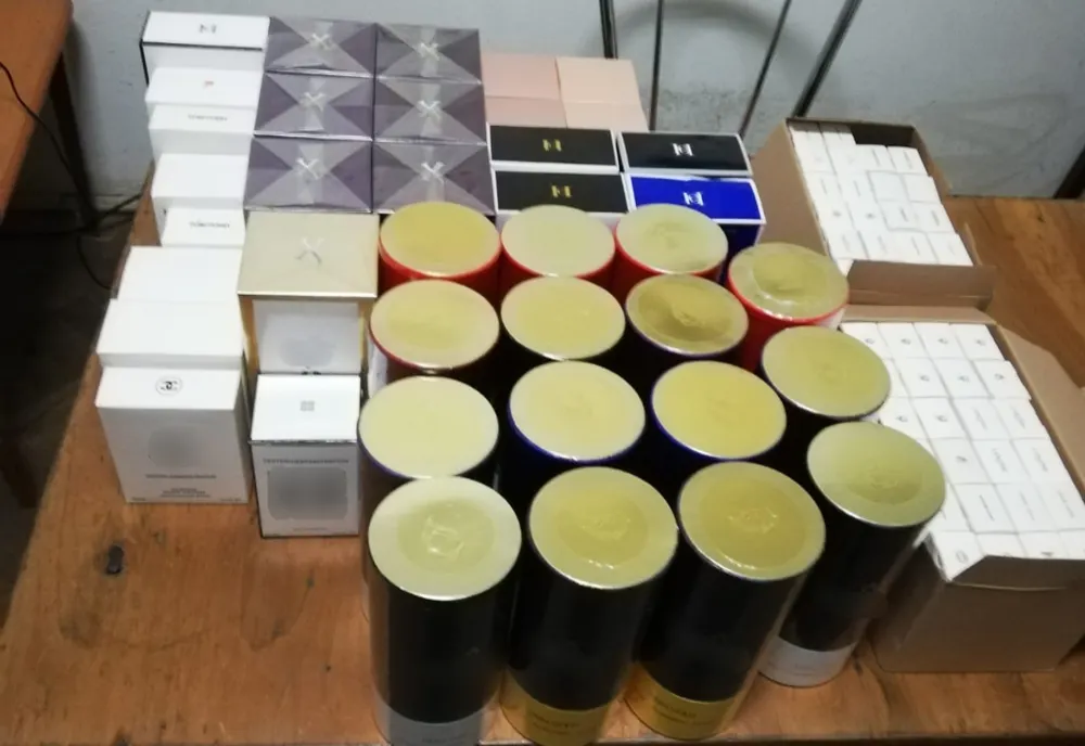 Parfumuri de „firmă” confiscate în Vama Veche
