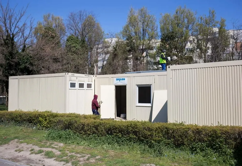 FOTO| Containere modulare pentru triajul epidemiologic amplasate la Spitalul Clinic Județean de Urgență