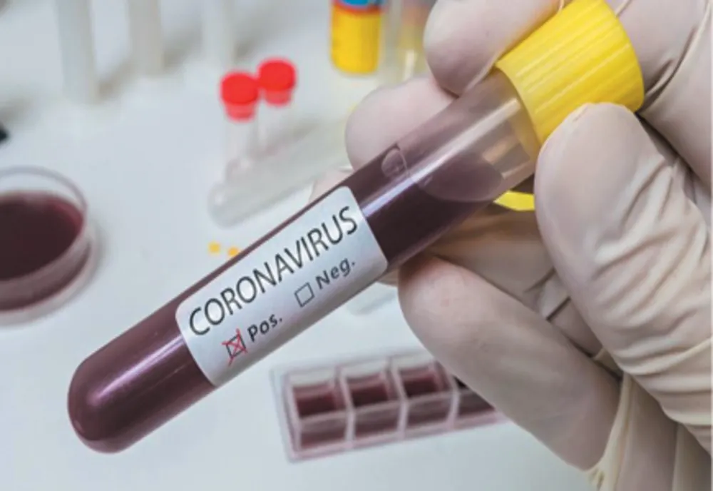 O mamă a plecat cu copilul de două luni din spital, după ce au fost confirmați cu coronavirus