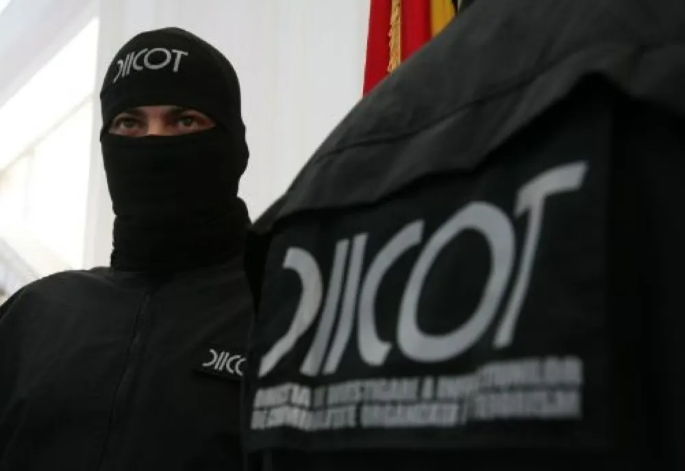 VIDEO| Traficant de droguri săltat de polițiști