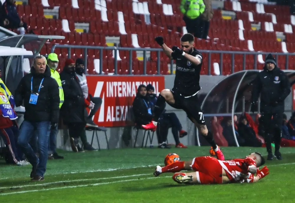 VIDEO| Mircea Rednic înaintea meciului cu FCSB “E examenul cel mai important şi cel mai dificil”
