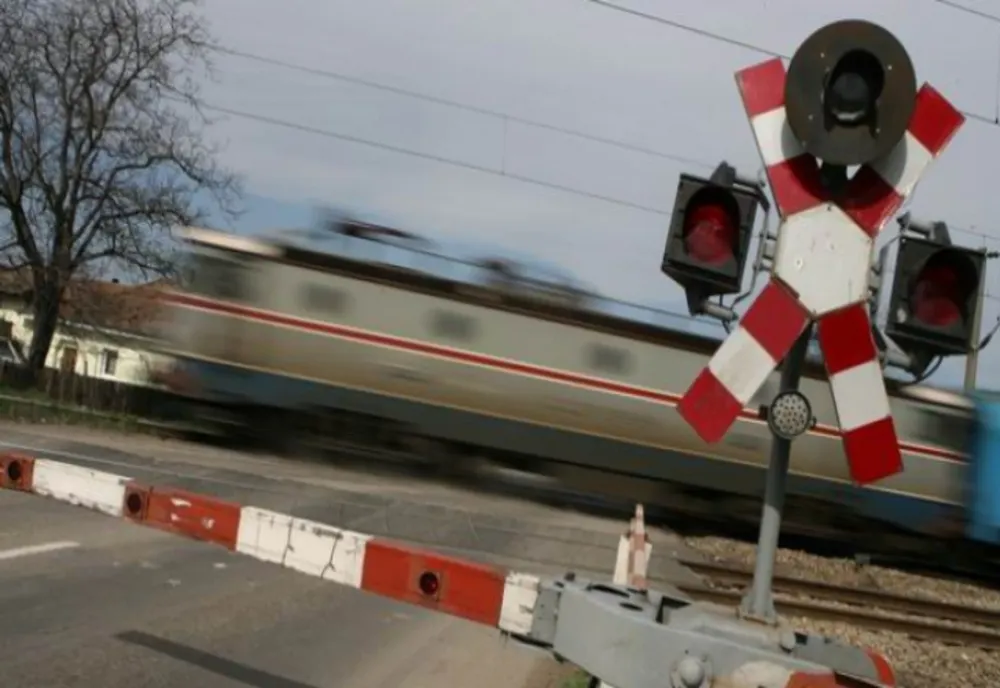 Restricții în traficul rutier pe DN 21 din cauza unor lucrări la trecerea la nivel cu calea ferată Fetești - Ciulnița