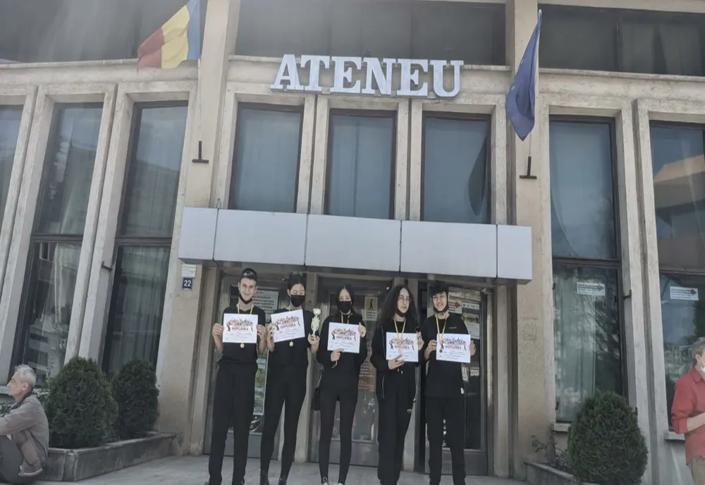 Colegiul Național de Arte Regina Maria, premii pe scena Ateneului Bacău