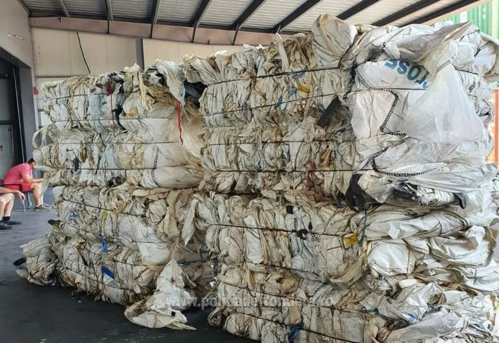 FOTO VIDEO Containere cu deșeuri, oprite în Portul Constanța Sud Agigea