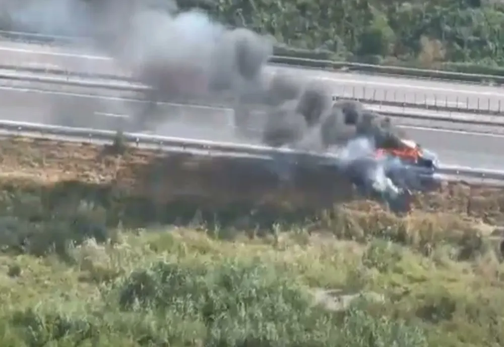 Autoturism în flăcări pe Autostrada București- Constanța