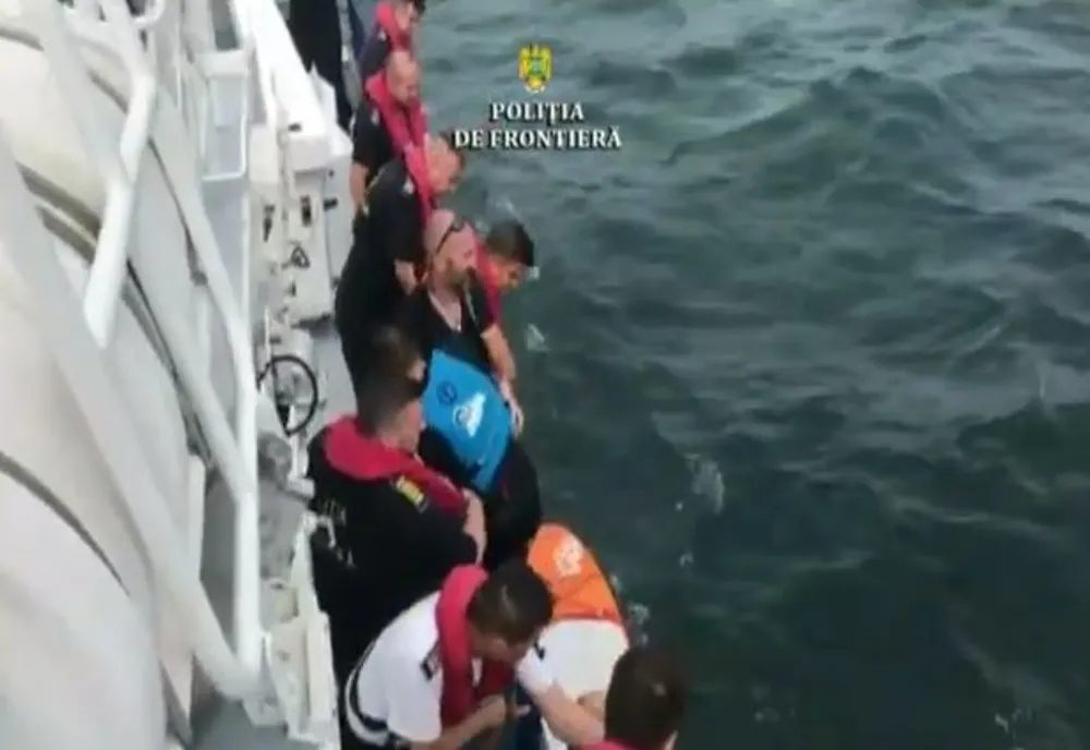 VIDEO Operațiune de salvare pe mare. Șapte turiști aflați în pericol