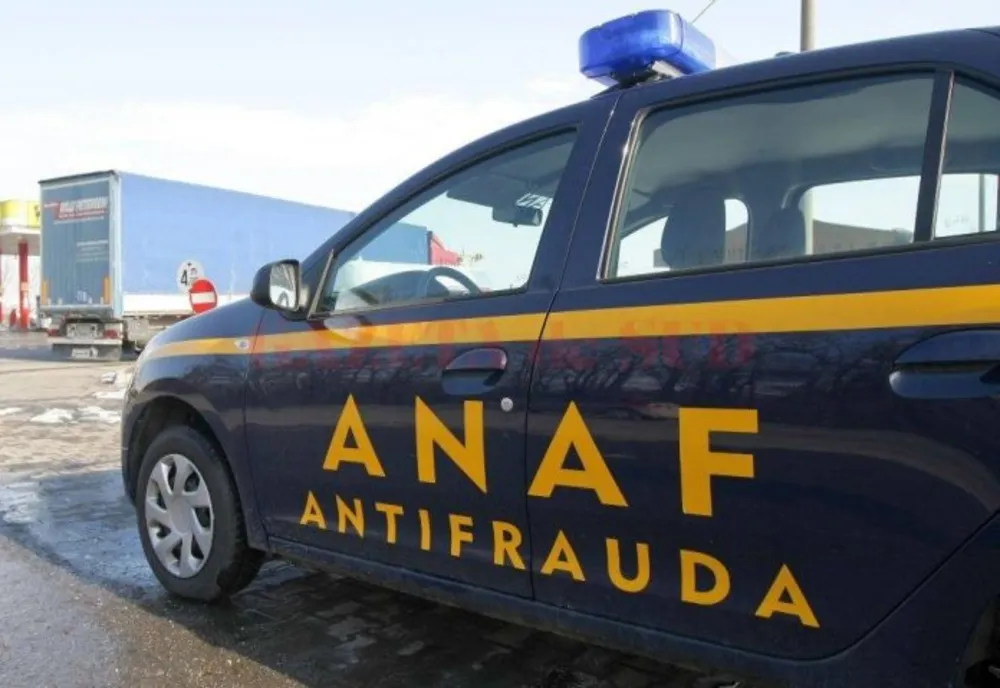 Inspectori ANAF prinși în flagrant când luau șpagă