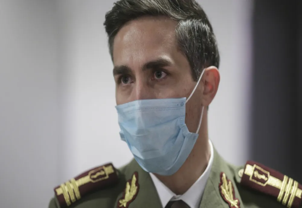Când depășește România valul uriaș de infectări COVID-19 și ce ne așteaptă la iarnă