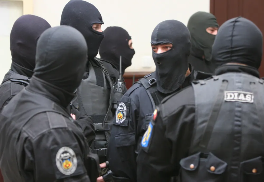 Grup infracțional destructurat. Au furat motorină în valoare de 2 milioane de dolari din baza militară americană de la Mihail Kogălniceanu