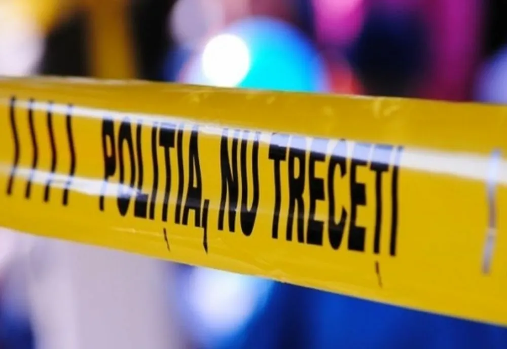 Șocant! Bătrână moartă după ce a căzut de la etaj