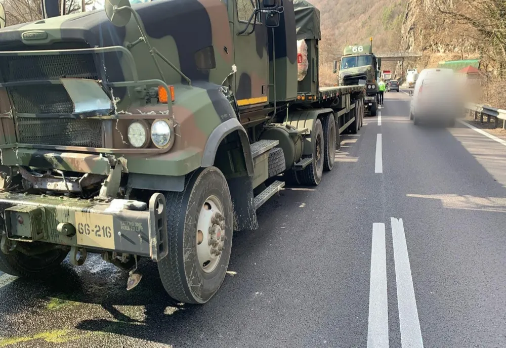 Convoiul NATO implicat într-un accident în judeţul Vâlcea