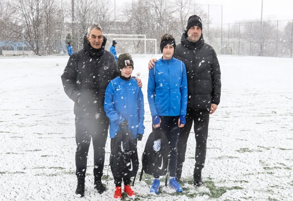 Doi juniori fotbaliști ucraineni se antrenează la Academia Hagi